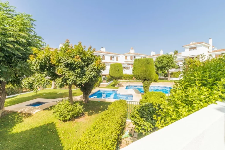 R5060836 | Townhouse in Costalita – 3 beds, 3 baths