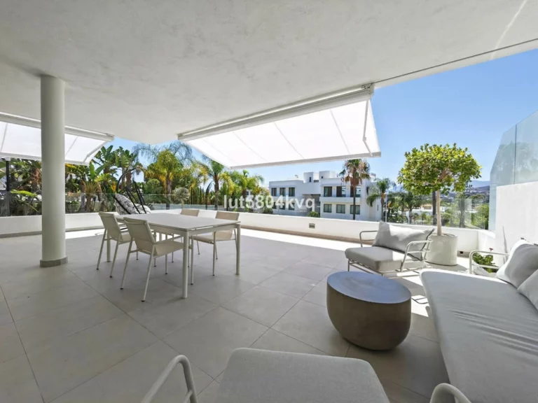 R5064334 | Middle Floor Apartment in Atalaya – 3 beds, 2.5 baths