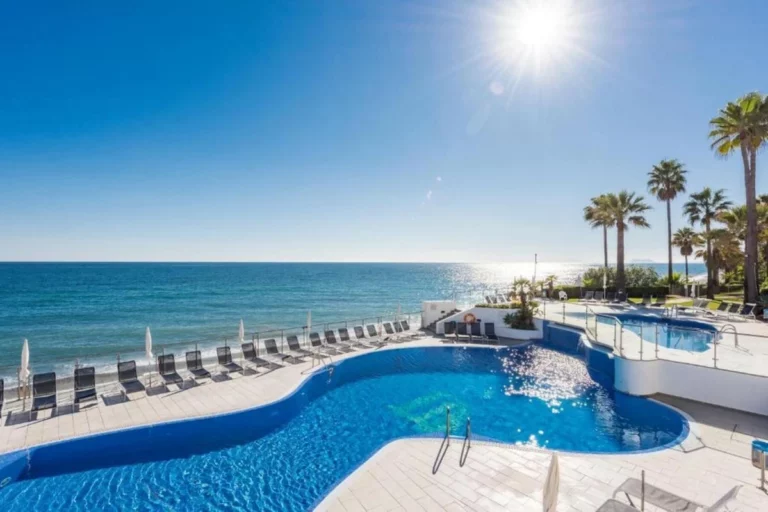 R5143819 | Ground Floor Apartment in Estepona – 2 beds, 2 baths