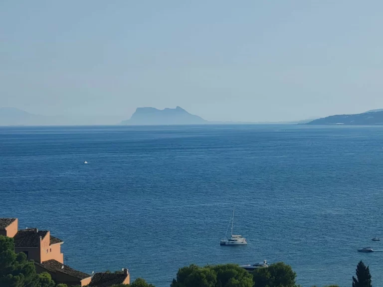 R5121970 | Penthouse in Estepona – 3 beds, 2 baths