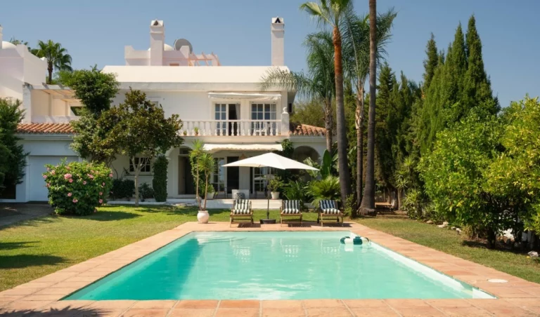 R5143603 | Detached Villa in Estepona – 4 beds, 3.5 baths