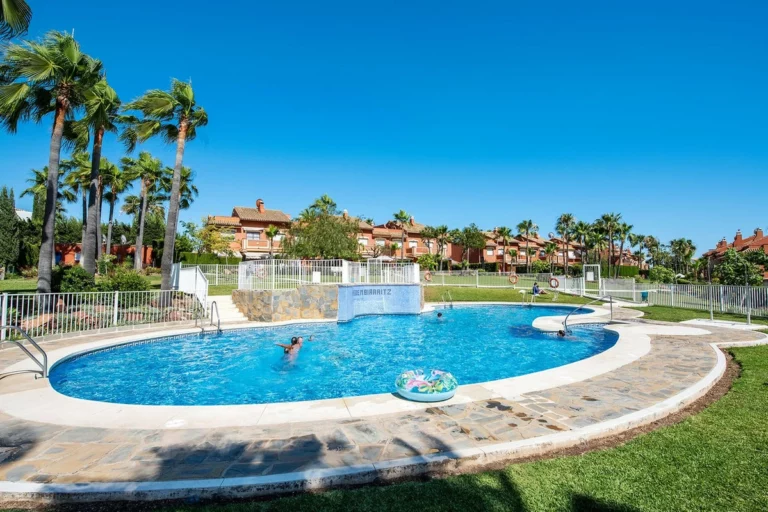 R5145052 | Townhouse in Atalaya – 4 beds, 2.5 baths