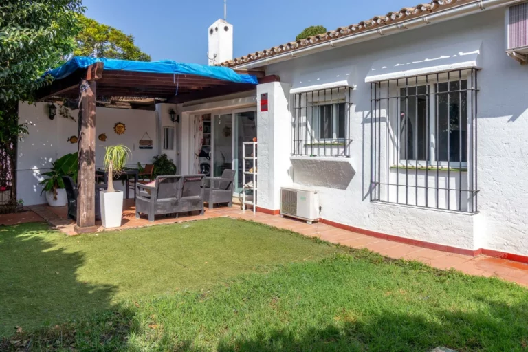 R5142817 | Bungalow in Costalita – 2 beds, 2 baths