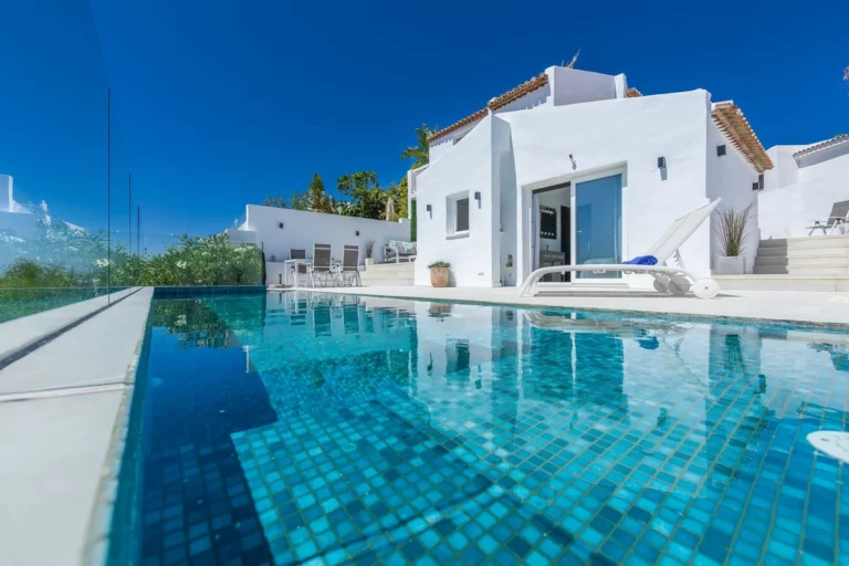 R5118034 | Detached Villa in Estepona – 3 beds, 2 baths