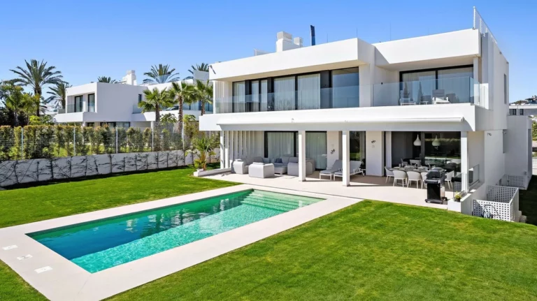 R5131003 | Detached Villa in Cancelada – 5 beds, 4 baths