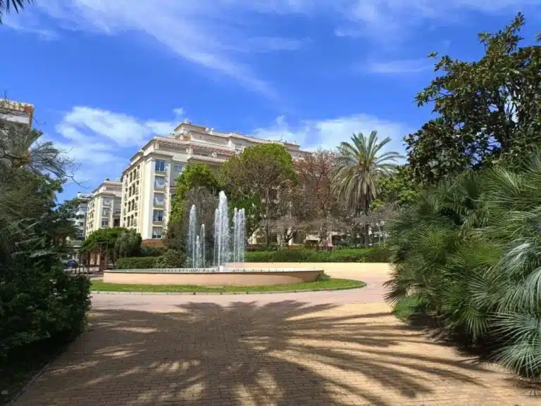 R5167150 | Middle Floor Apartment in Estepona – 2 beds, 2 baths