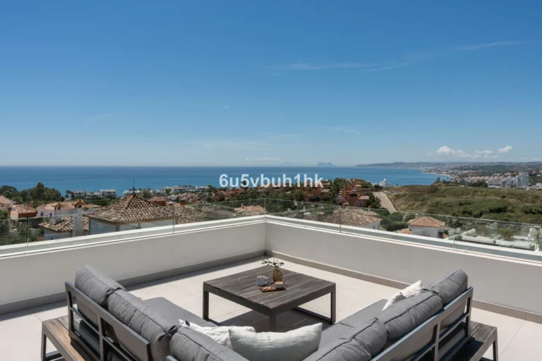 R5134264 | Detached Villa in Estepona – 5 beds, 4 baths