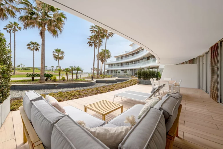 R4326967 | Ground Floor Apartment in Estepona – 3 beds, 2 baths