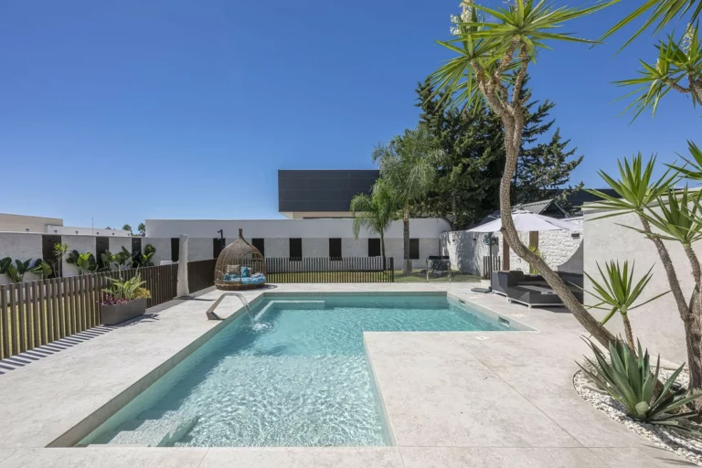 R5156197 | Detached Villa in Estepona – 3 beds, 4 baths