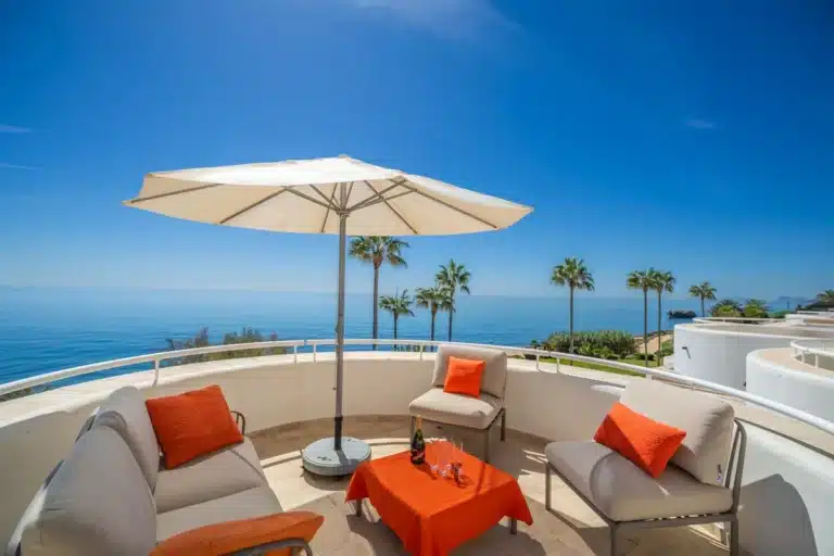 R5148550 | Ground Floor Apartment in Estepona – 2 beds, 2 baths