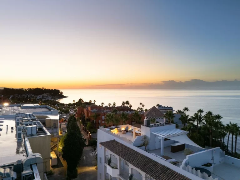 R5060926 | Penthouse in Estepona – 2 beds, 2 baths
