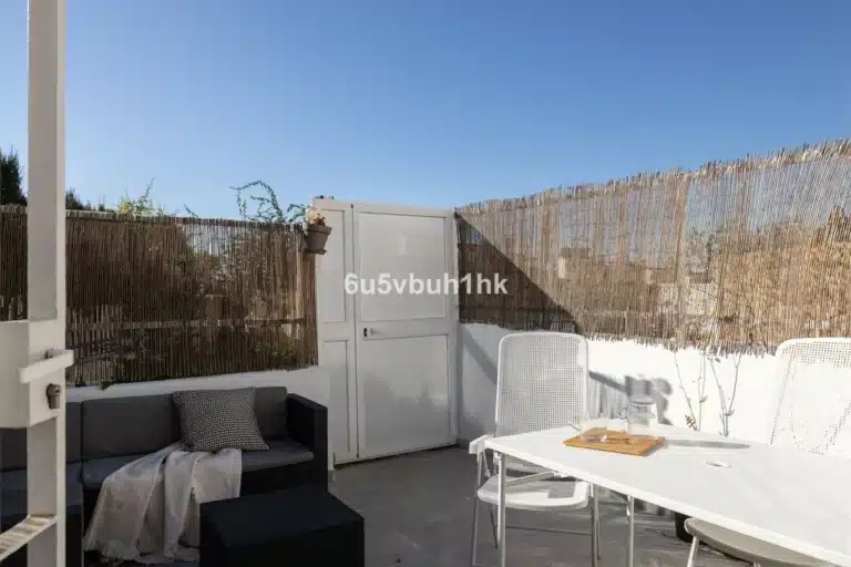 R4929307 | Ground Floor Apartment in Estepona – 2 beds, 1 baths