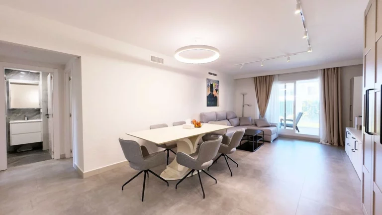 R5148001 | Ground Floor Apartment in El Paraiso – 2 beds, 2 baths