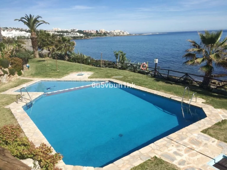 R5022052 | Townhouse in Estepona – 2 beds, 2 baths