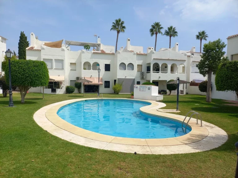R5135440 | Townhouse in Bel Air – 3 beds, 3 baths