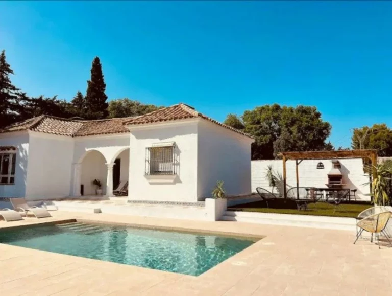 R5156242 | Detached Villa in Estepona – 3 beds, 3 baths