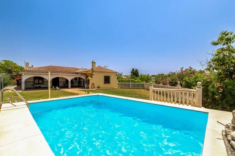 R5151901 | Finca – Cortijo in Estepona – 3 beds, 2 baths