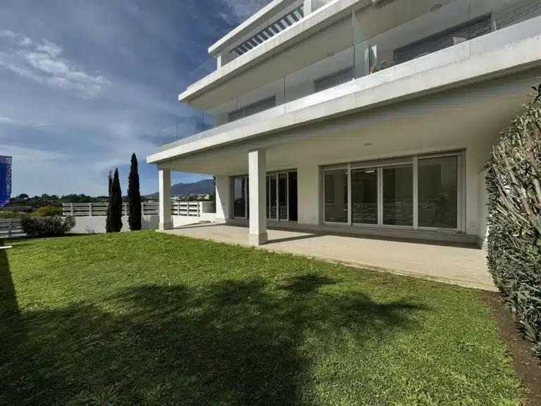 R5170753 | Ground Floor Apartment in Cancelada – 3 beds, 2 baths