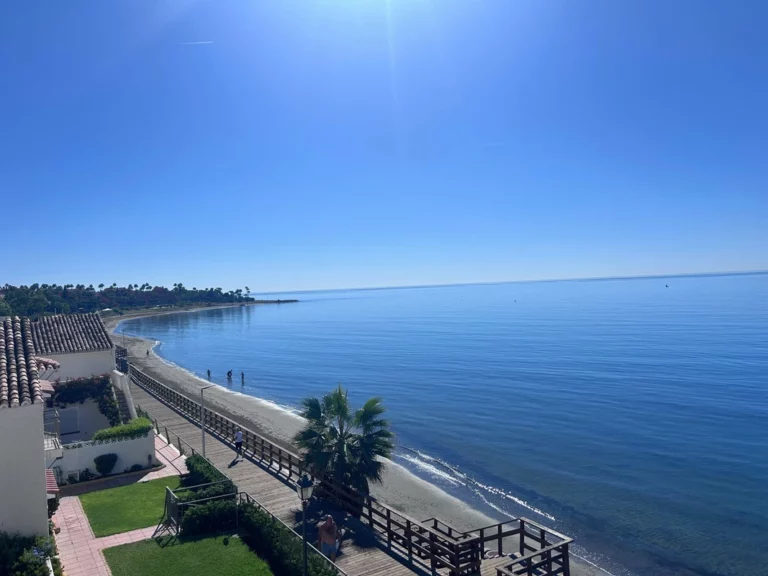R5160280 | Duplex in Estepona – 1 beds, 1 baths