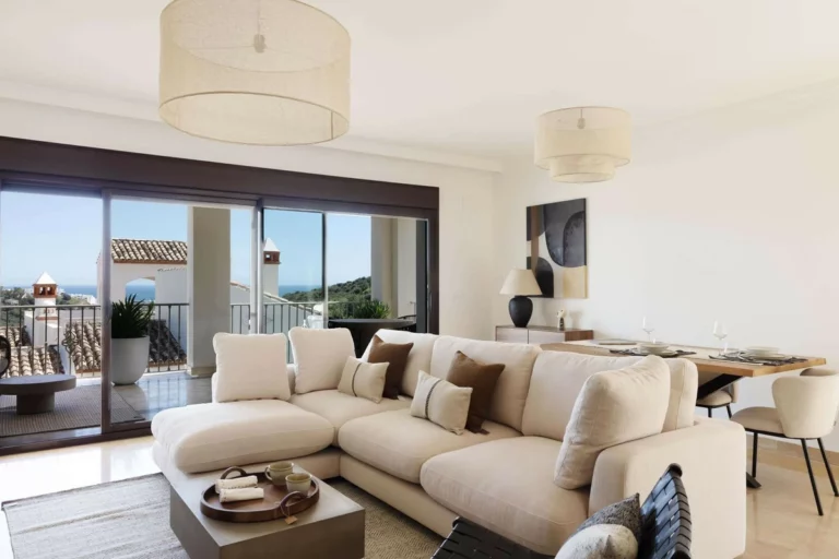 R5159014 | Townhouse in Estepona – 3 beds, 2 baths
