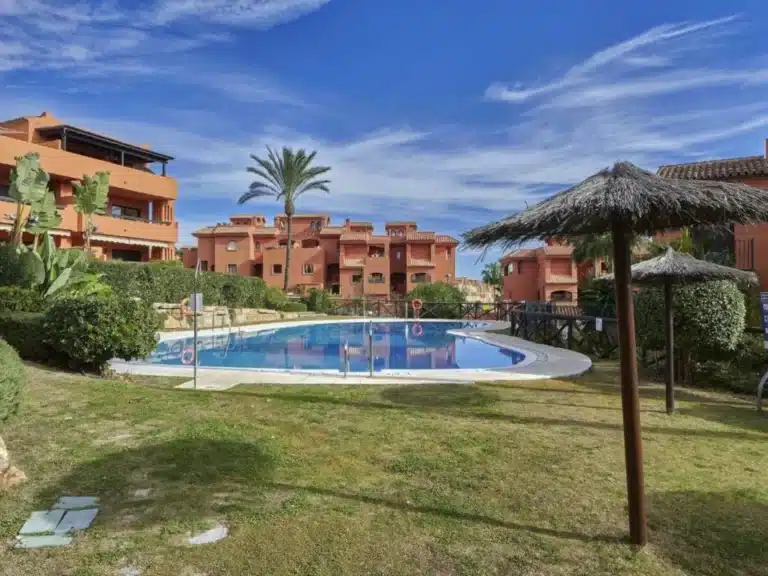 R5167165 | Ground Floor Apartment in Estepona – 2 beds, 2 baths