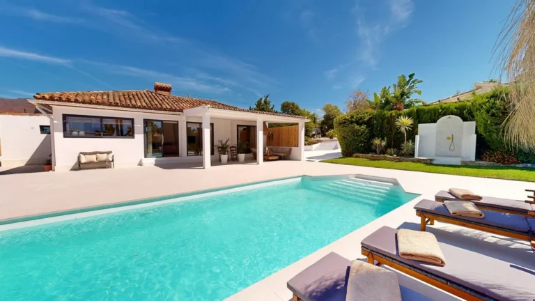 R5147254 | Detached Villa in Estepona – 3 beds, 3.5 baths