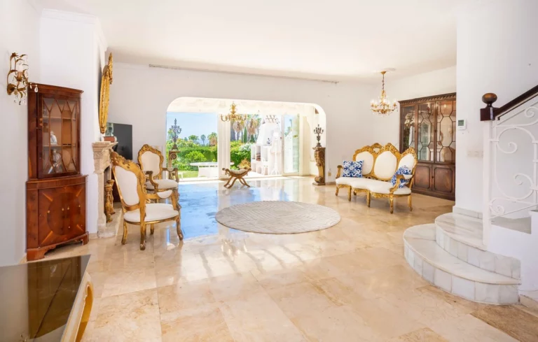 R4886236 | Townhouse in El Paraiso – 2 beds, 2 baths