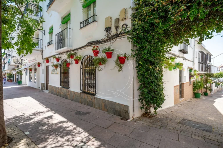 R5106040 | Ground Floor Apartment in Estepona – 2 beds, 2 baths