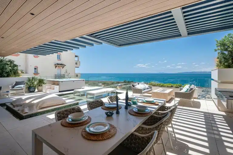 R4988254 | Middle Floor Apartment in Estepona – 2 beds, 2 baths