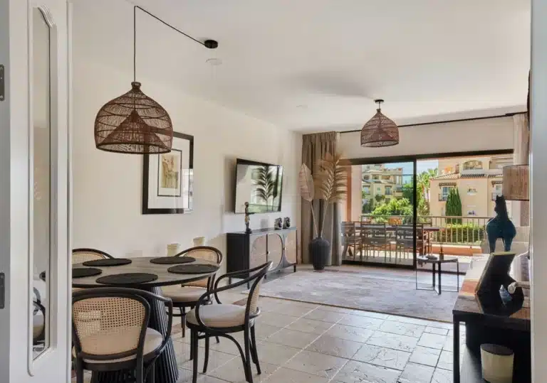 R5168911 | Middle Floor Apartment in El Paraiso – 2 beds, 2 baths