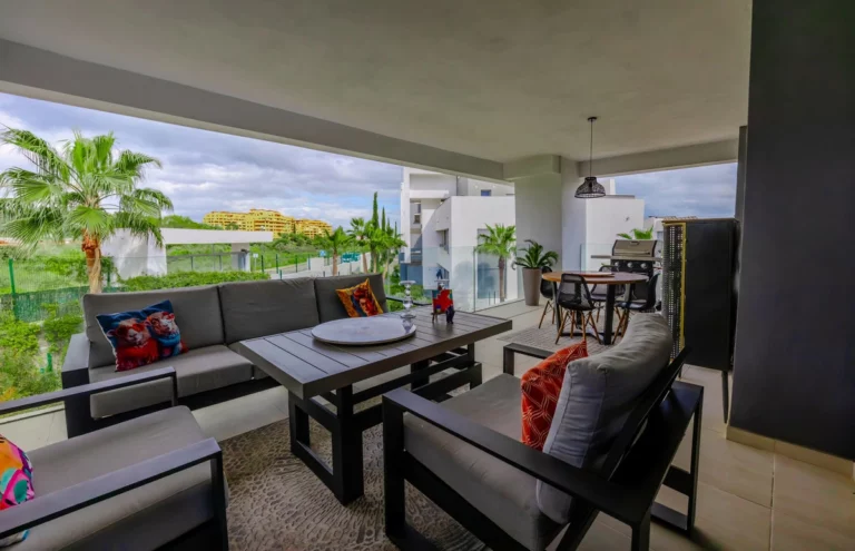 R4992019 | Middle Floor Apartment in Estepona – 2 beds, 2 baths