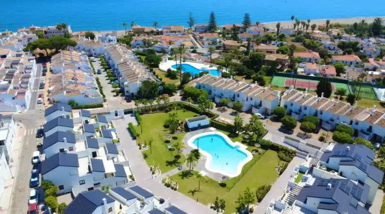 R5016007 | Penthouse in Estepona – 3 beds, 3 baths
