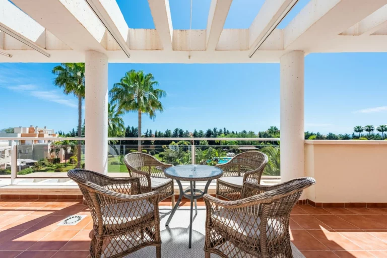 R5010349 | Penthouse Duplex in Estepona – 4 beds, 3 baths