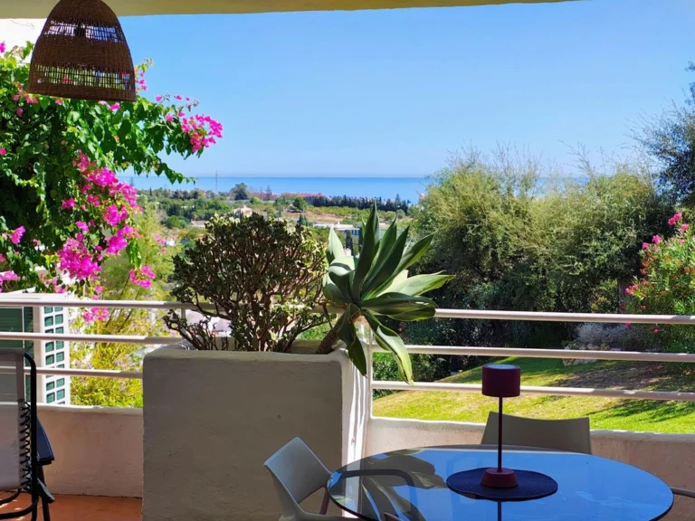 R5139082 | Ground Floor Apartment in Selwo – 3 beds, 3 baths