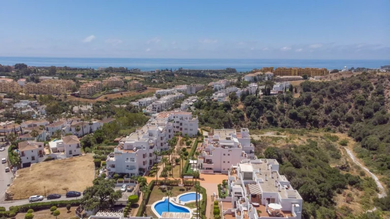 R5025922 | Penthouse Duplex in Estepona – 4 beds, 2 baths