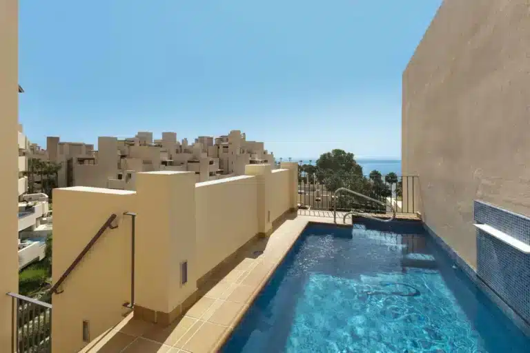 R5083936 | Penthouse Duplex in Estepona – 3 beds, 3 baths