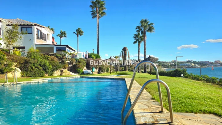 R5022052 | Townhouse in Estepona – 2 beds, 2 baths