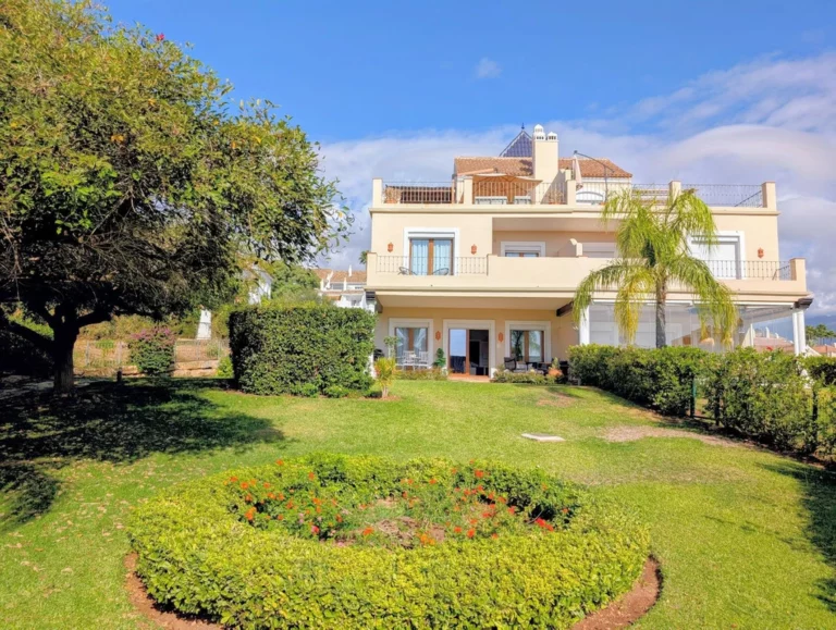 R5171575 | Semi-Detached House in El Paraiso – 4 beds, 3.5 baths