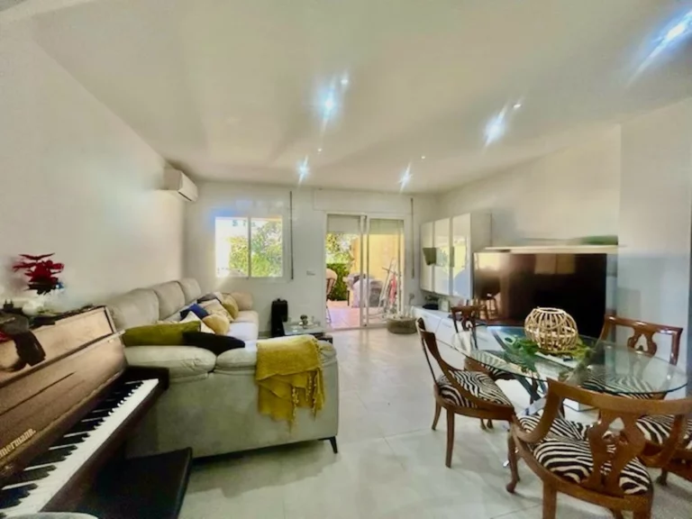 R4873570 | Townhouse in Estepona – 3 beds, 2 baths