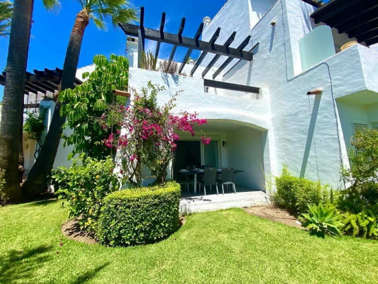 R5187352 | Townhouse in Costalita – 3 beds, 4 baths