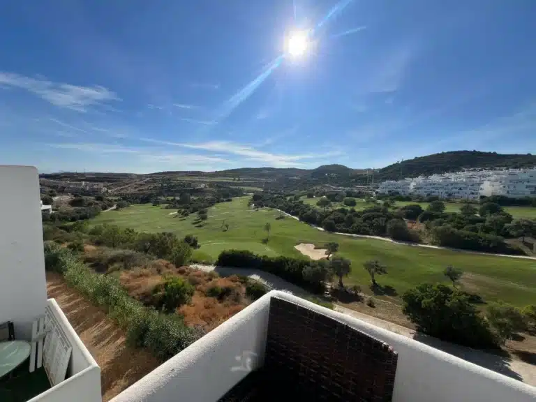 R5158906 | Top Floor Apartment in Estepona – 2 beds, 2 baths