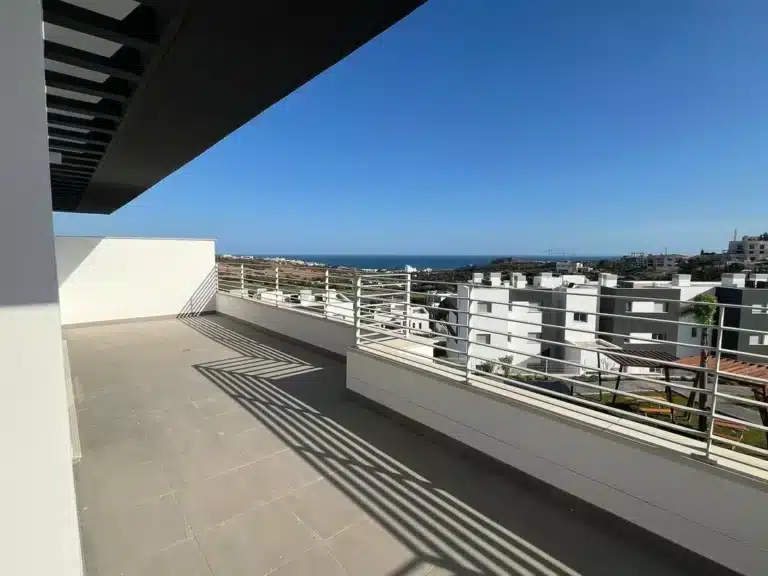 R5186509 | Penthouse in Estepona – 3 beds, 2 baths