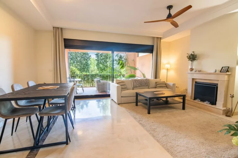 R5191624 | Townhouse in Estepona – 3 beds, 2.1 baths