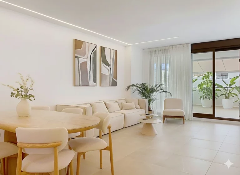 R5084467 | Ground Floor Apartment in Estepona – 4 beds, 3.5 baths