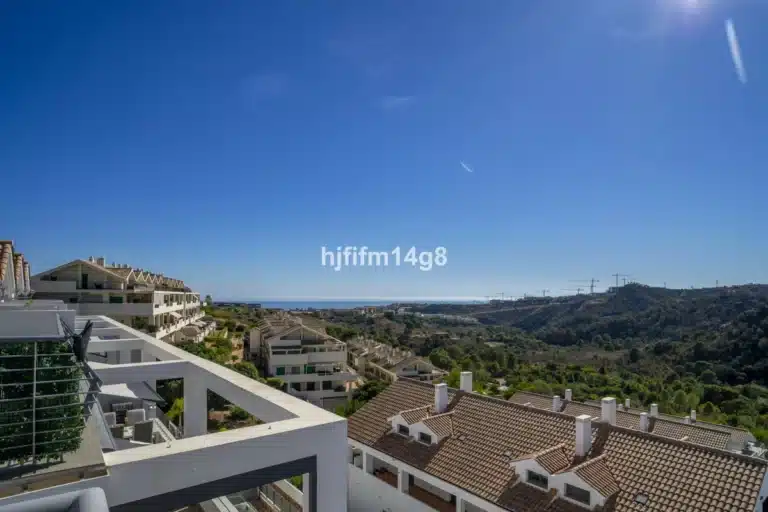 R5186590 | Penthouse Duplex in Estepona – 2 beds, 2.5 baths