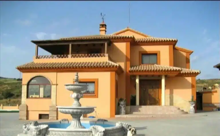 R1939148 | Finca – Cortijo in Estepona – 5 beds, 5 baths