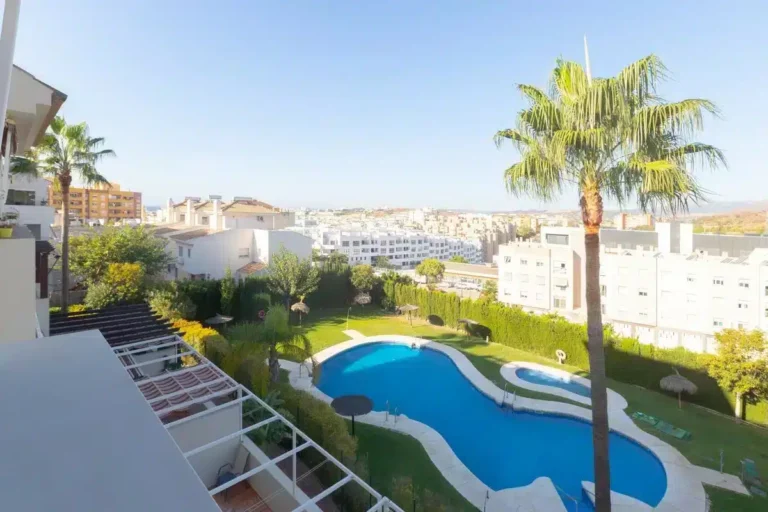 R5188369 | Ground Floor Apartment in Estepona – 2 beds, 1 baths