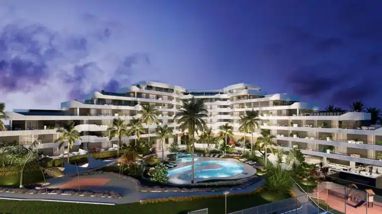 R5186140 | Middle Floor Apartment in Estepona – 2 beds, 2 baths