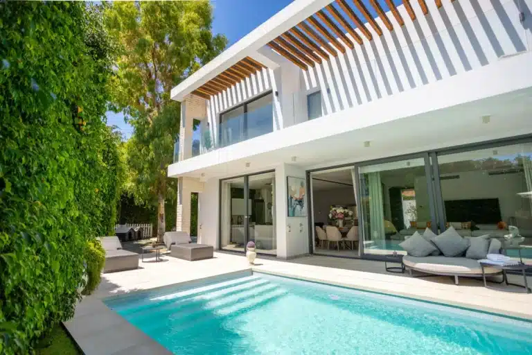 R5174350 | Detached Villa in Estepona – 4 beds, 5 baths