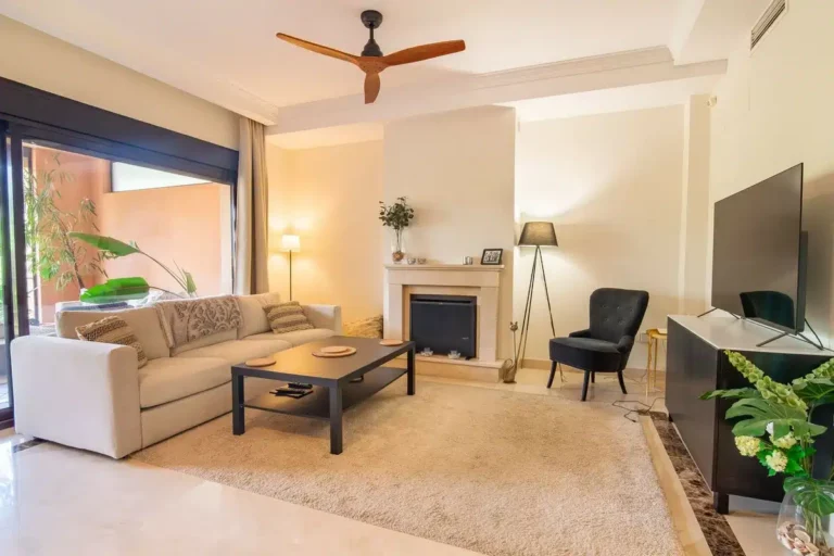 R5191624 | Townhouse in Estepona – 3 beds, 2.1 baths